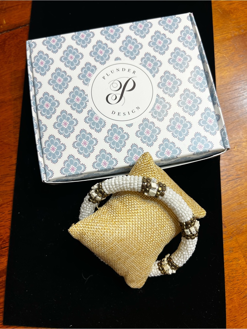 Plunder White and Gold Seed Bead Bracelet